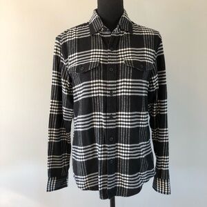 Women’s American Eagle Outfitters Black & White Plaid Flannel shirt size XS